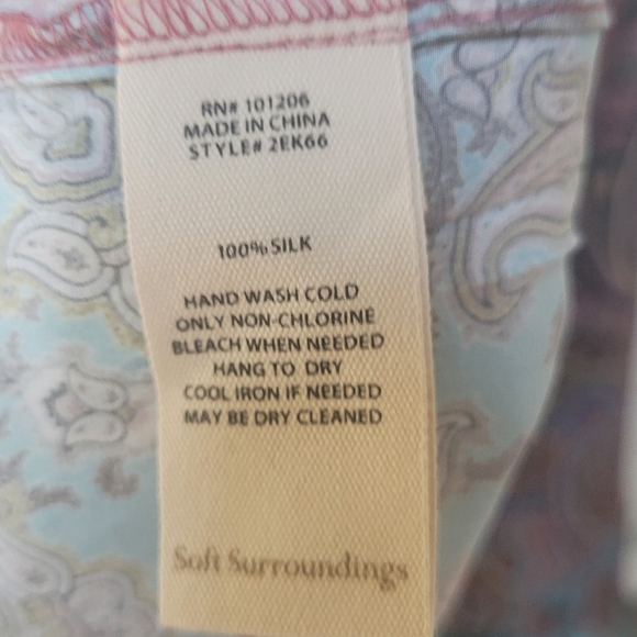 Soft Surrounding 100% Silk Lilit Blouse Size L  NWOT - Picture 14 of 16